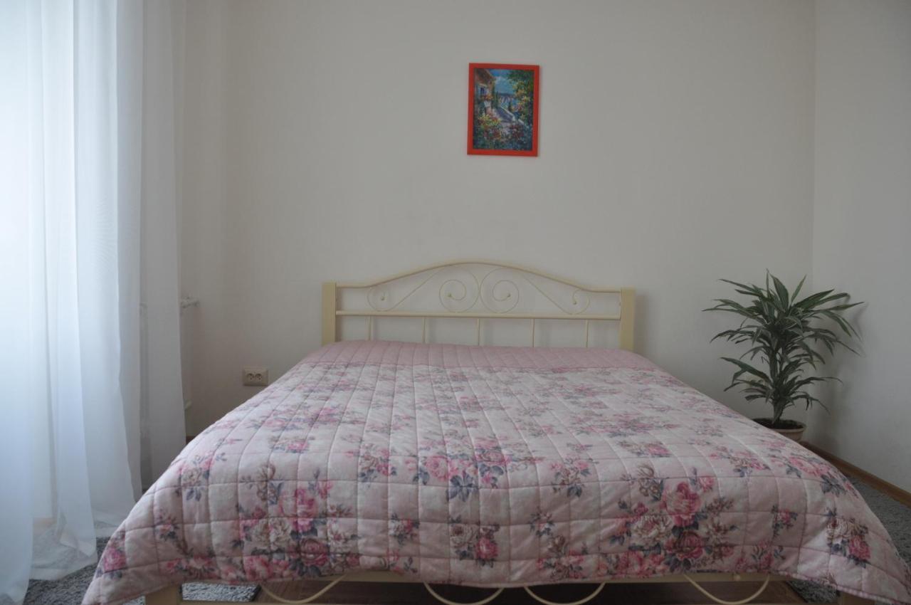 Apartments Theatre Shepkina 2 Room Сумы Экстерьер фото
